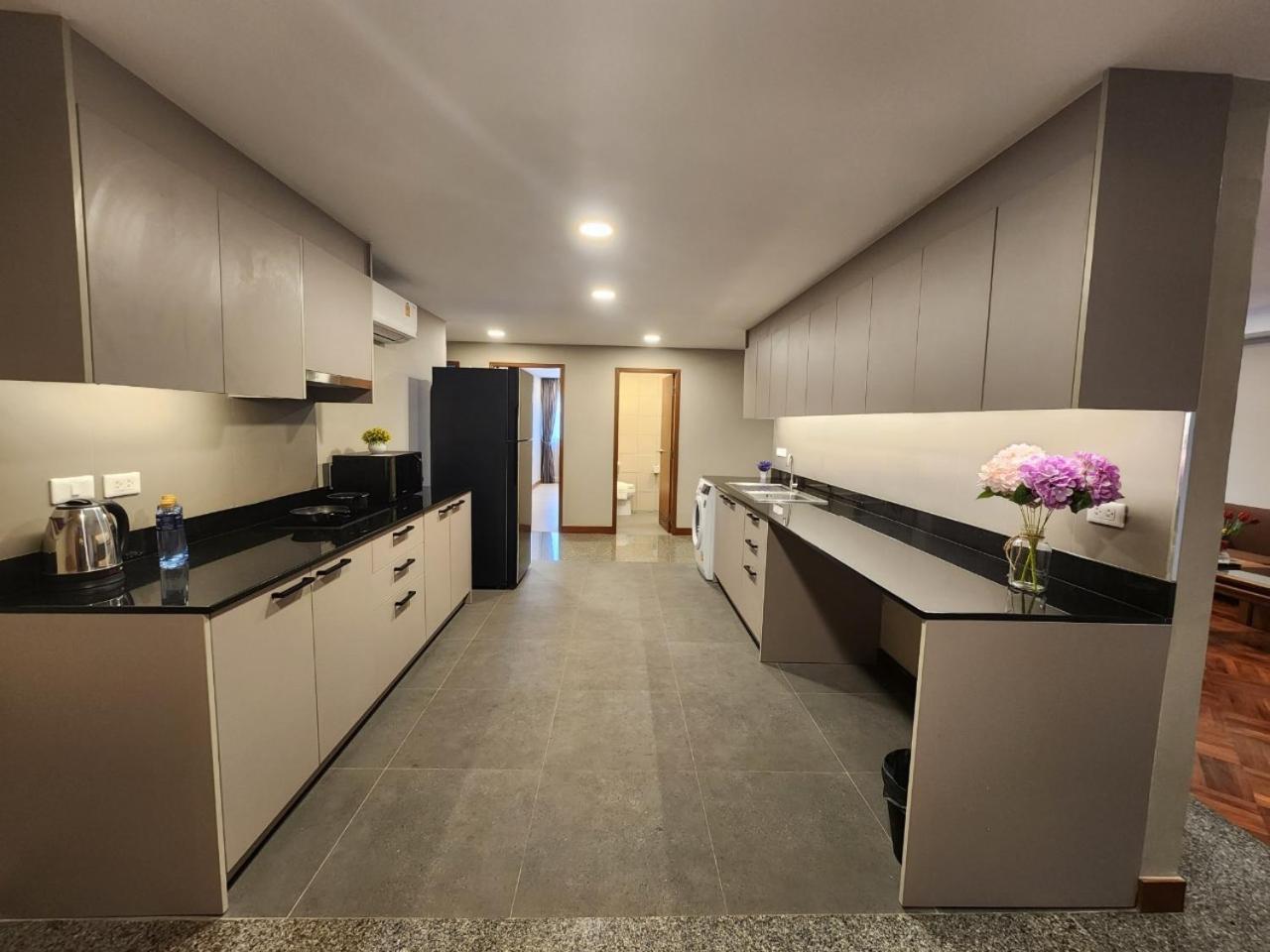 United Tower Thonglor By Aspira Lägenhet Bangkok Exteriör bild